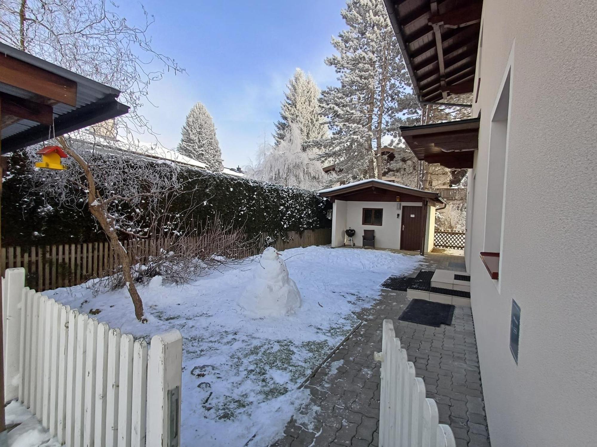 The Steinbock Lodge With Garden And Bbq Zell am See Exterior photo